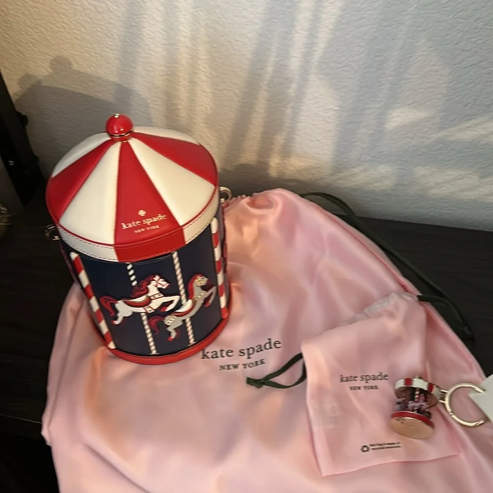 NWT Kate Spade Winter Wonders Carousel 3D Crossbody Bag Novelty Collector &Charm - Picture 6 of 8